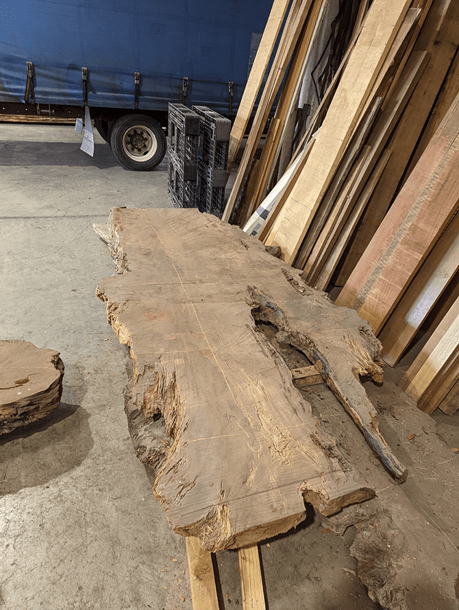 redwood slab 0002
11′ x 40-57″ x 4″
Air dried for 6 years plus
MC 10.5-11%