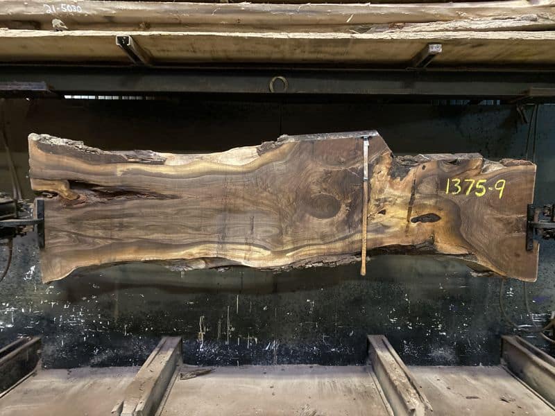 walnut slab 1375-9 rough size 2.5″ x 16-33″ avg. 36″ x 11′ 