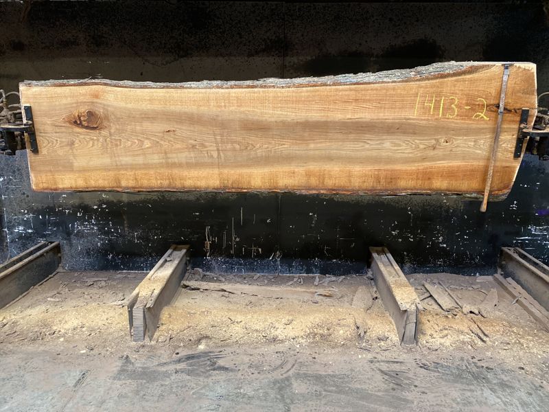 hickory slab 1413-2 rough size 2.5″ x 26-31″ avg. 26″ x 10′ 